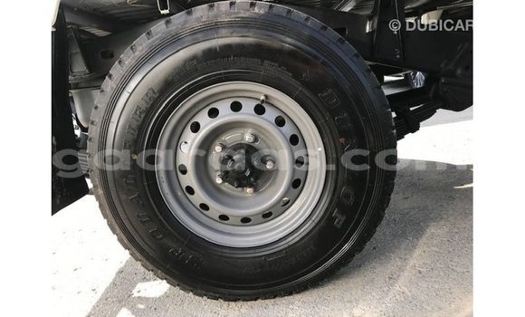 Acheter Import Voiture Toyota Land Cruiser Blanc à Import - Dubai, Dakar Acheter Import Voiture Toyota Land Cruiser Blanc à Import - Dubai, Dakar