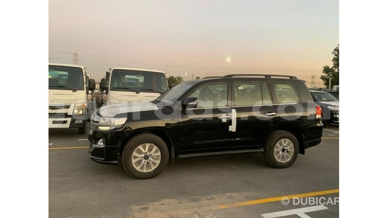 Big with watermark toyota land cruiser dakar import dubai 4638