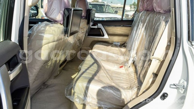 Big with watermark toyota land cruiser dakar import dubai 4648