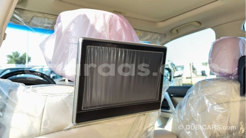 Big with watermark toyota land cruiser dakar import dubai 4648