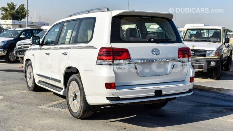 Big with watermark toyota land cruiser dakar import dubai 4648