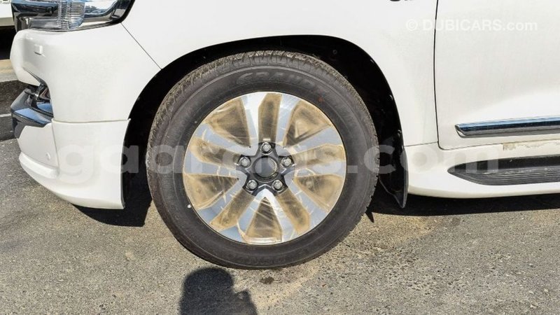 Big with watermark toyota land cruiser dakar import dubai 4648