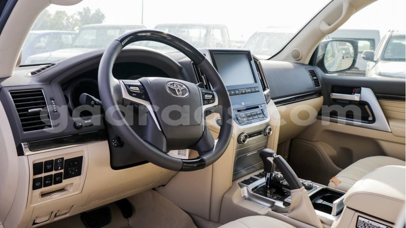 Big with watermark toyota land cruiser dakar import dubai 4649