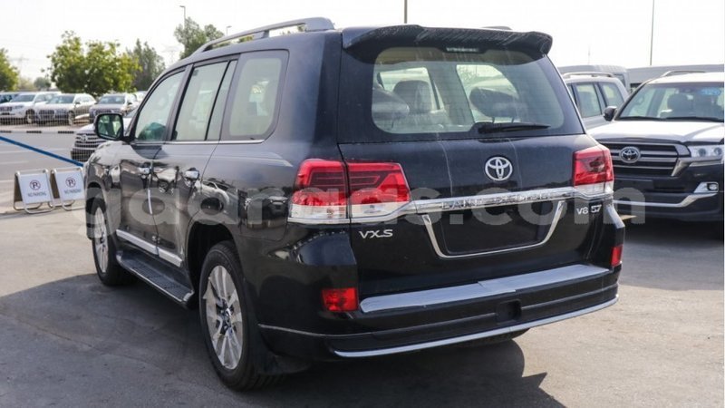 Big with watermark toyota land cruiser dakar import dubai 4649