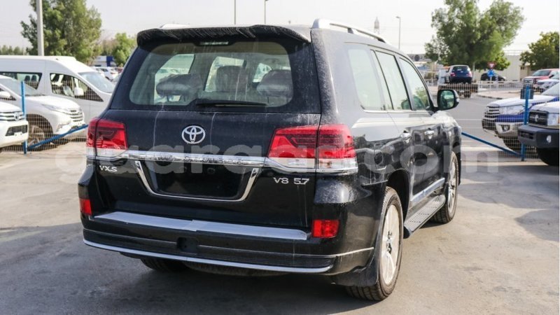 Big with watermark toyota land cruiser dakar import dubai 4649