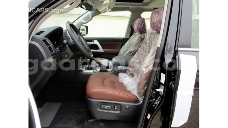 Big with watermark toyota land cruiser dakar import dubai 4671