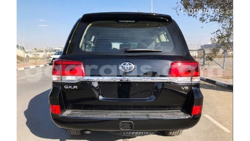 Big with watermark toyota land cruiser dakar import dubai 4672