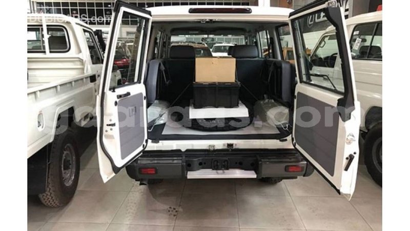 Big with watermark toyota land cruiser dakar import dubai 4675