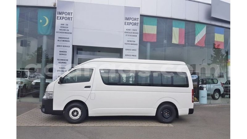 Big with watermark toyota hiace dakar import dubai 4676