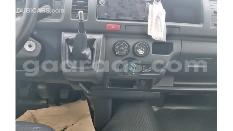 Big with watermark toyota hiace dakar import dubai 4676