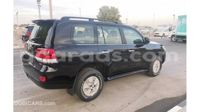 Big with watermark toyota land cruiser dakar import dubai 4699