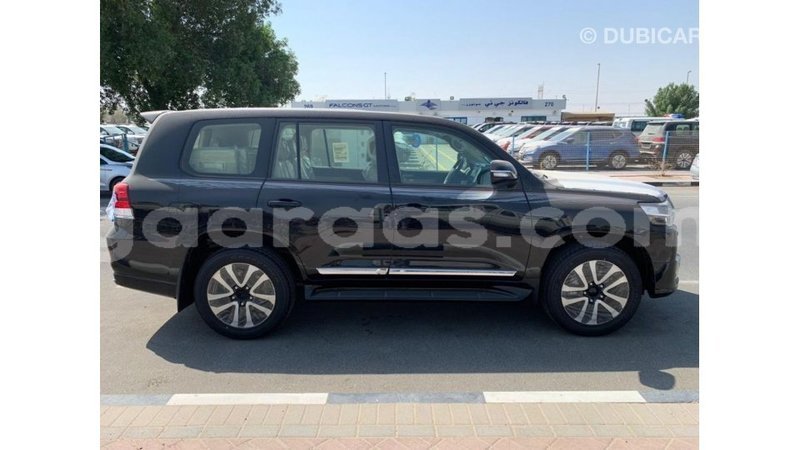 Big with watermark toyota land cruiser dakar import dubai 4703