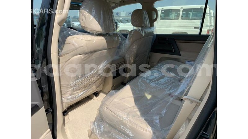 Big with watermark toyota land cruiser dakar import dubai 4703