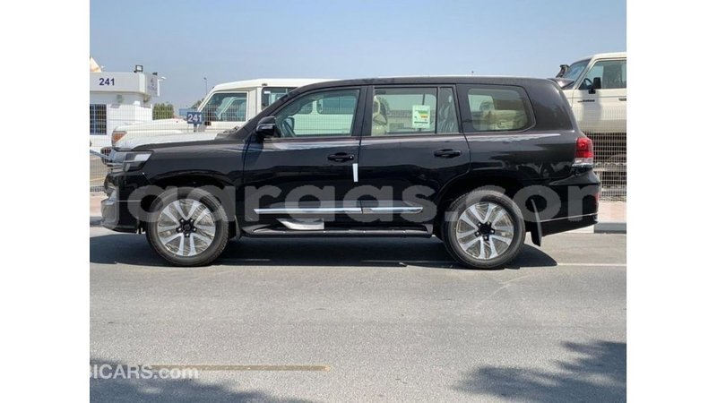 Big with watermark toyota land cruiser dakar import dubai 4703