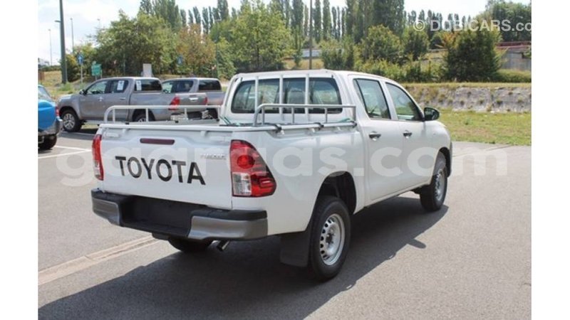 Big with watermark toyota hilux dakar import dubai 4710