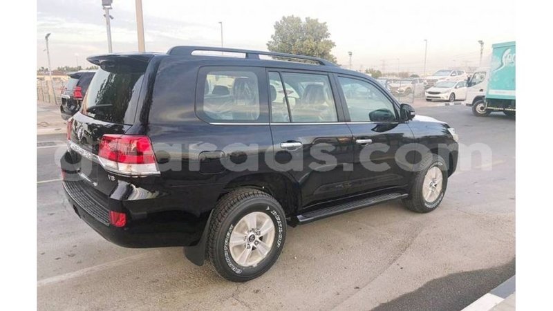 Big with watermark toyota land cruiser dakar import dubai 4711