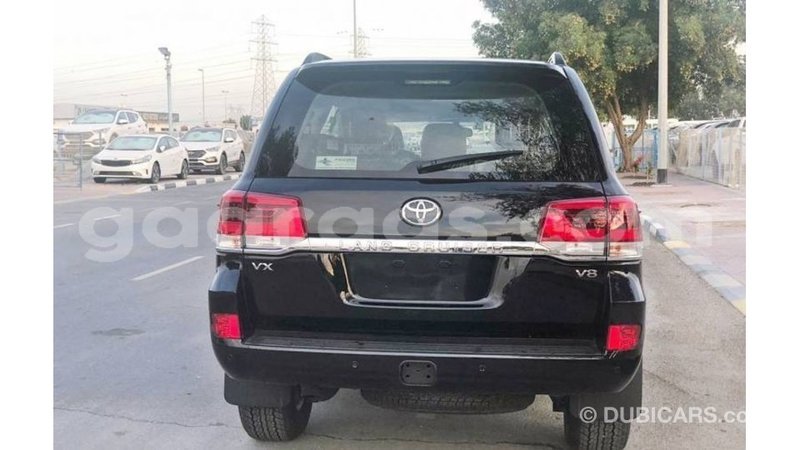 Big with watermark toyota land cruiser dakar import dubai 4711