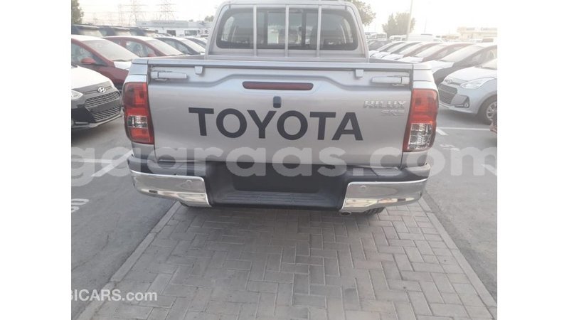 Big with watermark toyota hilux dakar import dubai 4714