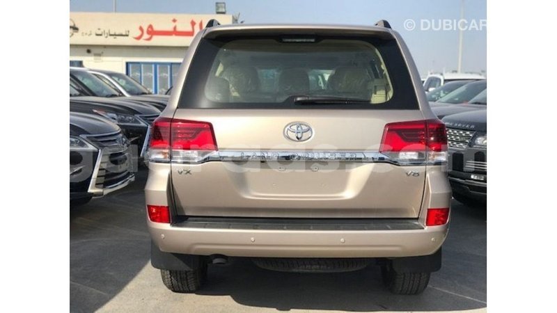 Big with watermark toyota land cruiser dakar import dubai 4726