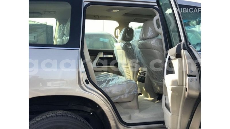 Big with watermark toyota land cruiser dakar import dubai 4726