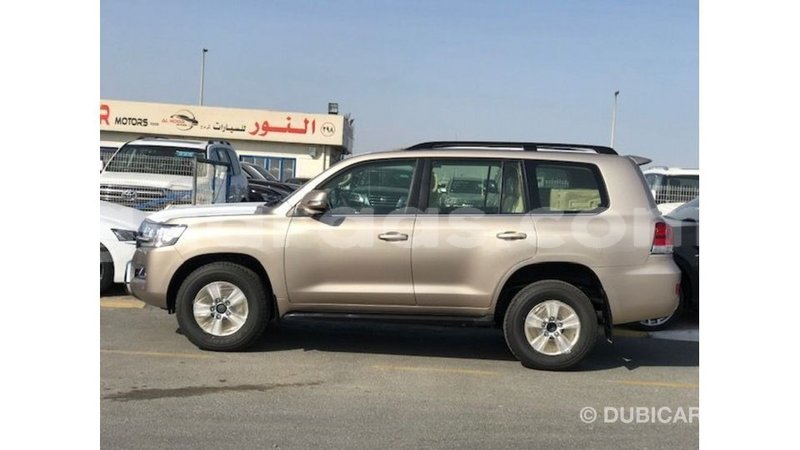 Big with watermark toyota land cruiser dakar import dubai 4726