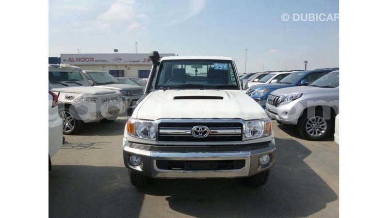 Big with watermark toyota land cruiser dakar import dubai 4735