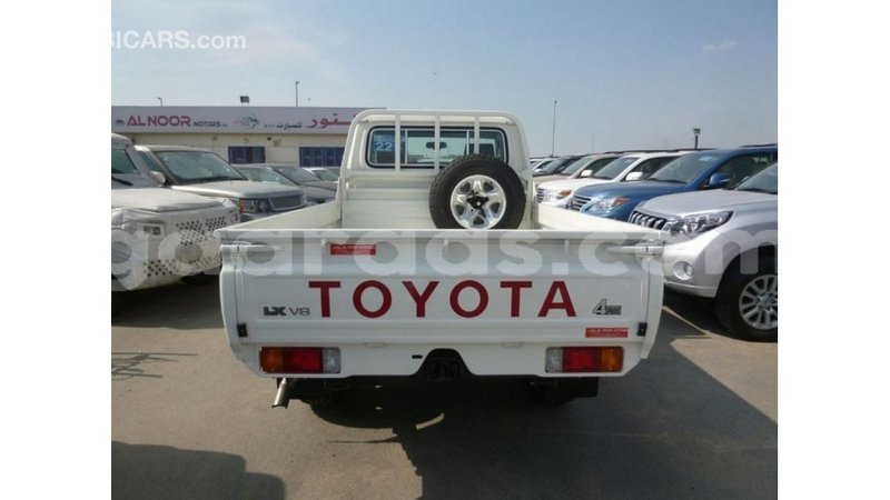 Big with watermark toyota land cruiser dakar import dubai 4735