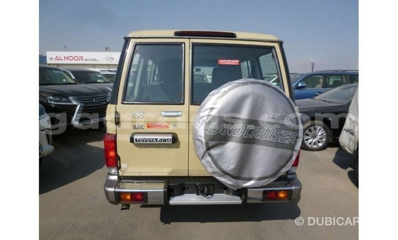 Acheter Import Voiture Toyota Land Cruiser Beige à Import - Dubai, Dakar Acheter Import Voiture Toyota Land Cruiser Beige à Import - Dubai, Dakar