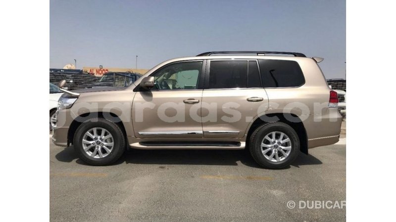 Big with watermark toyota land cruiser dakar import dubai 4738