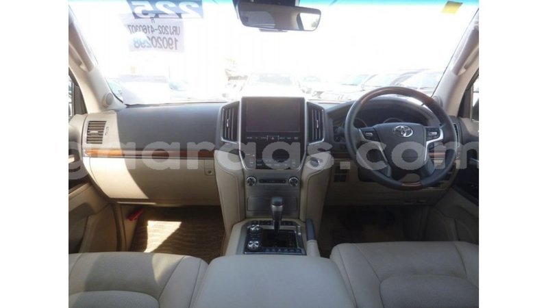 Big with watermark toyota land cruiser dakar import dubai 4748