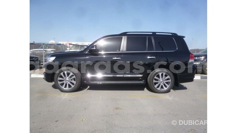 Big with watermark toyota land cruiser dakar import dubai 4748