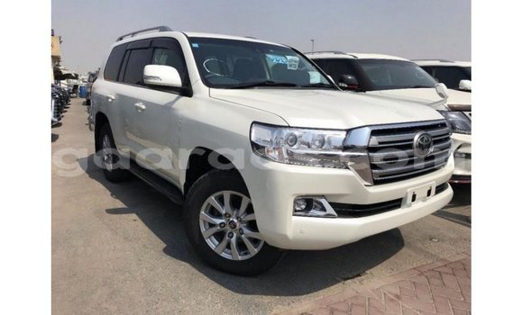 Dieundeu Imported Toyota Land Cruiser White Auto in Import - Dubai in Dakar Dieundeu Imported Toyota Land Cruiser White Auto in Import - Dubai in Dakar