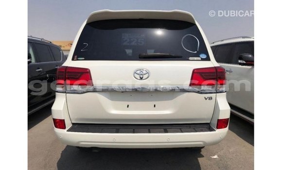 Dieundeu Imported Toyota Land Cruiser White Auto in Import - Dubai in Dakar Dieundeu Imported Toyota Land Cruiser White Auto in Import - Dubai in Dakar