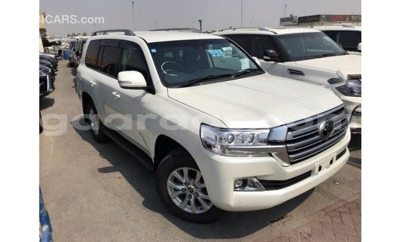 Dieundeu Imported Toyota Land Cruiser White Auto in Import - Dubai in Dakar Dieundeu Imported Toyota Land Cruiser White Auto in Import - Dubai in Dakar