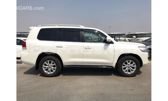 Dieundeu Imported Toyota Land Cruiser White Auto in Import - Dubai in Dakar Dieundeu Imported Toyota Land Cruiser White Auto in Import - Dubai in Dakar