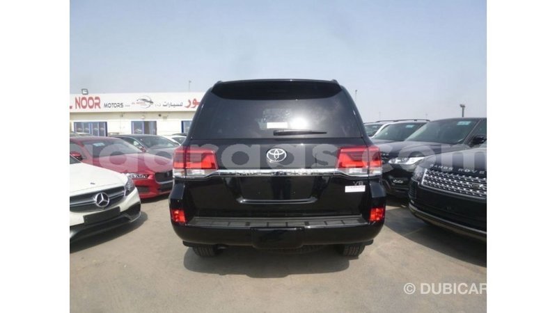 Big with watermark toyota land cruiser dakar import dubai 4762