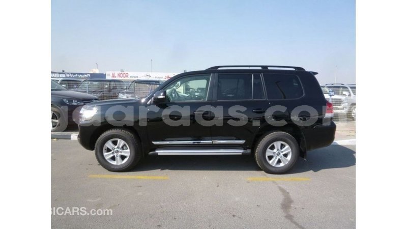 Big with watermark toyota land cruiser dakar import dubai 4762