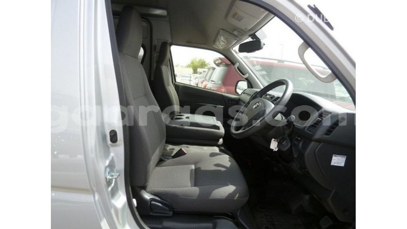 Big with watermark toyota hiace dakar import dubai 4766