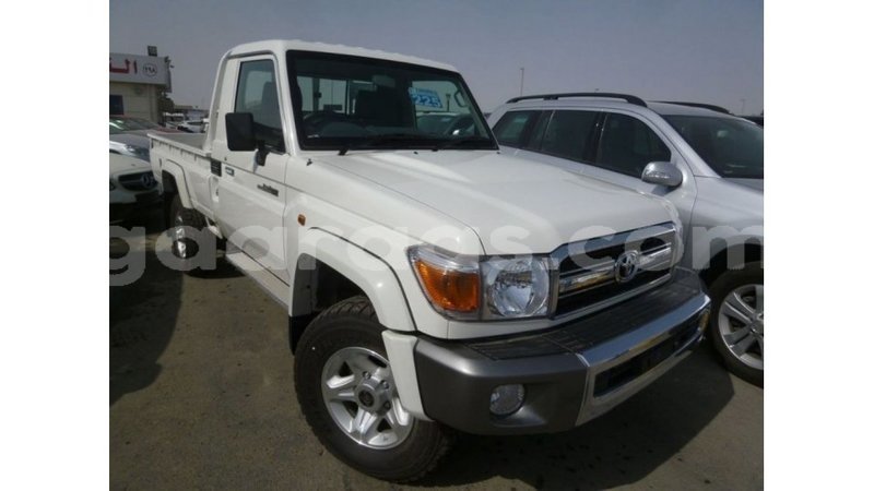 Big with watermark toyota land cruiser dakar import dubai 4772