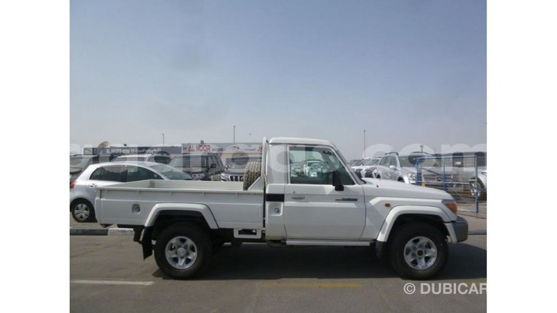 Big with watermark toyota land cruiser dakar import dubai 4772