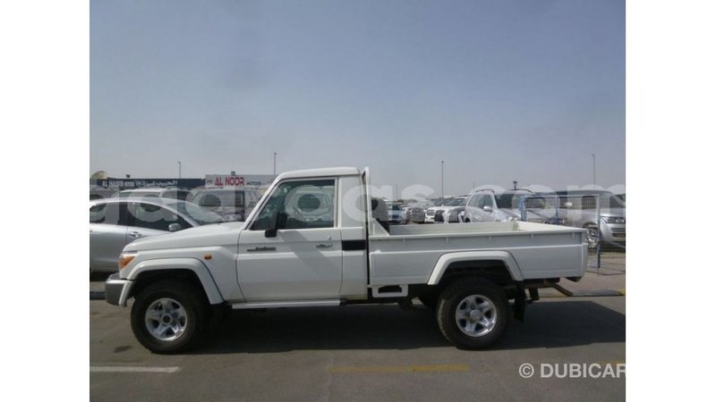 Big with watermark toyota land cruiser dakar import dubai 4772