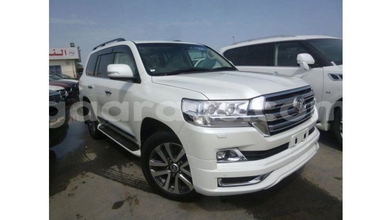 Big with watermark toyota land cruiser dakar import dubai 4773