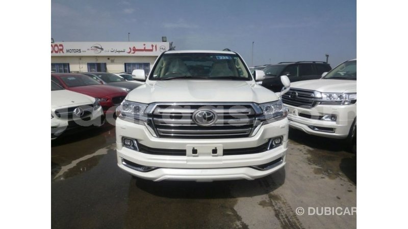 Big with watermark toyota land cruiser dakar import dubai 4773