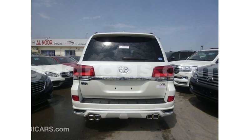 Big with watermark toyota land cruiser dakar import dubai 4773