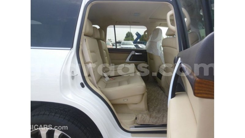 Big with watermark toyota land cruiser dakar import dubai 4773