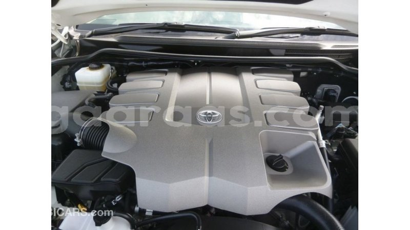 Big with watermark toyota land cruiser dakar import dubai 4773