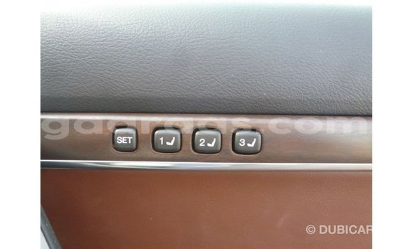 Buy Import Toyota Land Cruiser White Car in Import - Dubai in Dakar Buy Import Toyota Land Cruiser White Car in Import - Dubai in Dakar