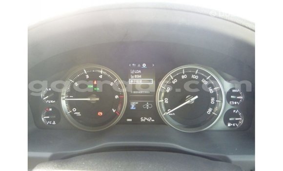 Buy Import Toyota Land Cruiser White Car in Import - Dubai in Dakar Buy Import Toyota Land Cruiser White Car in Import - Dubai in Dakar