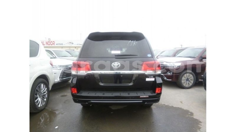 Big with watermark toyota land cruiser dakar import dubai 4776