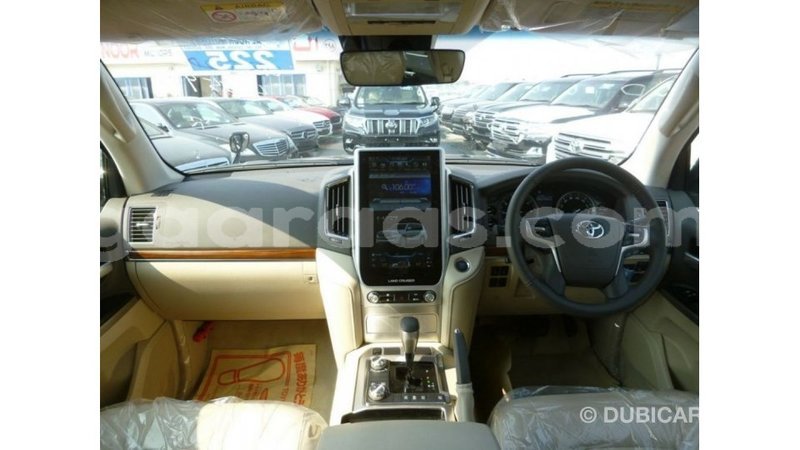 Big with watermark toyota land cruiser dakar import dubai 4777